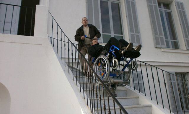 Monte escalier LIFTKAR PTU pour accès à lentrée d'une maison