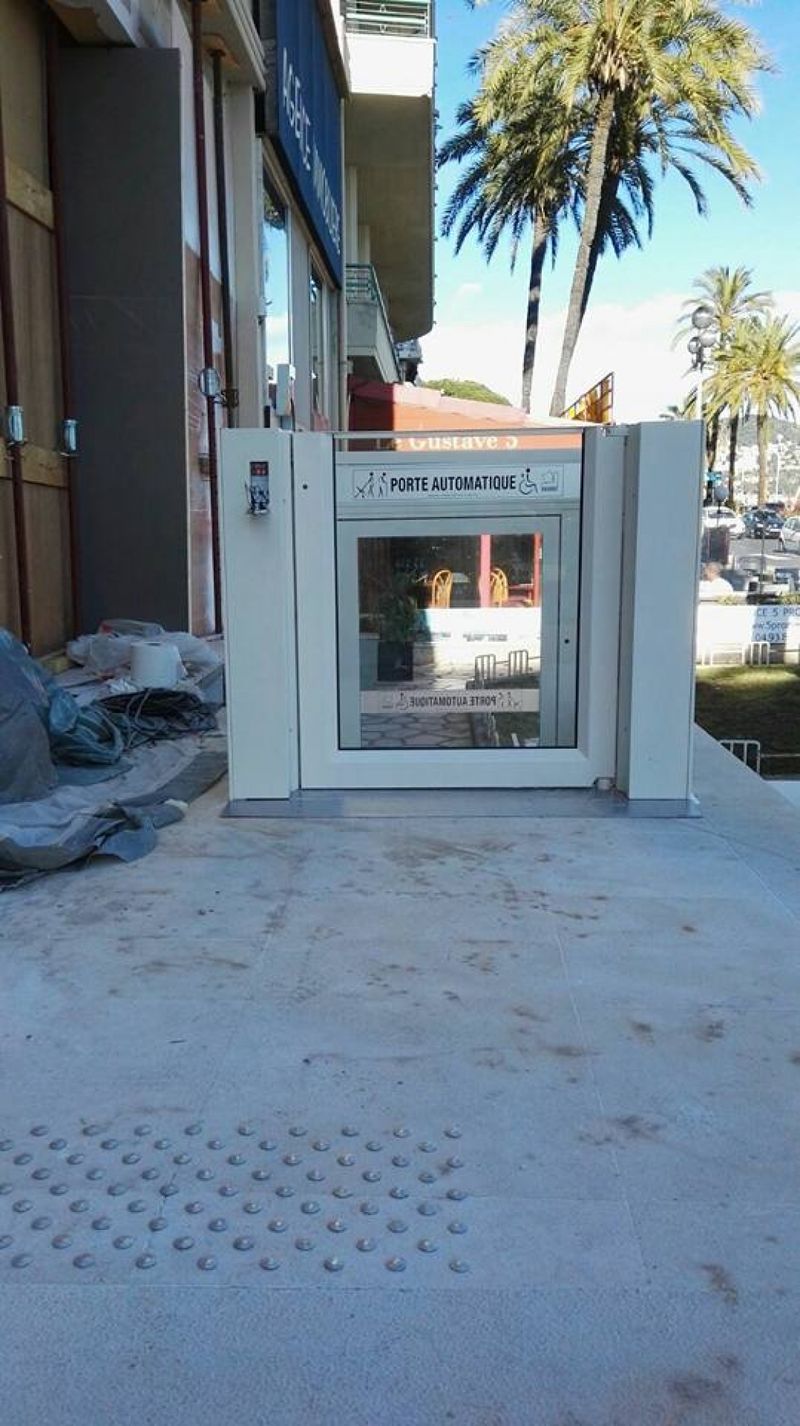plate forme verticale en exterieur