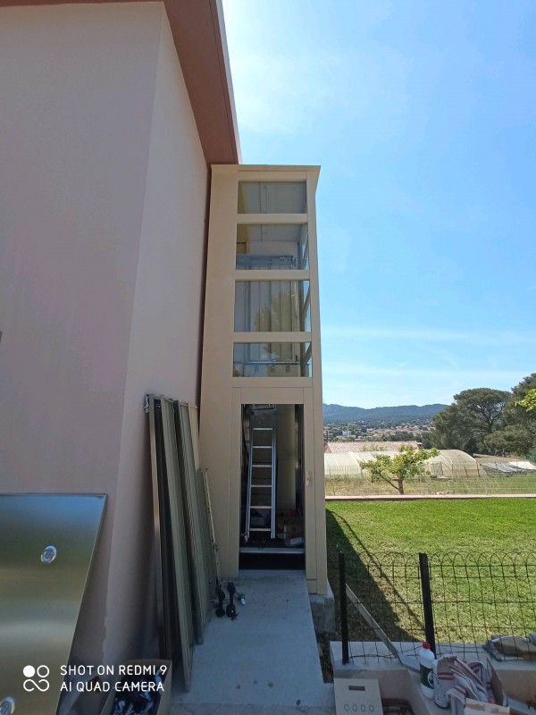 Installation d'un ascenseur privatif chez un particulier à la Seyne sur Mer dans le Var