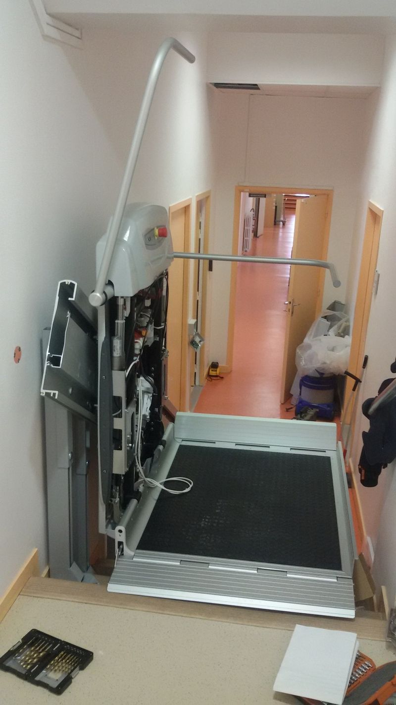 plate formeoblique droite en cour d'installation