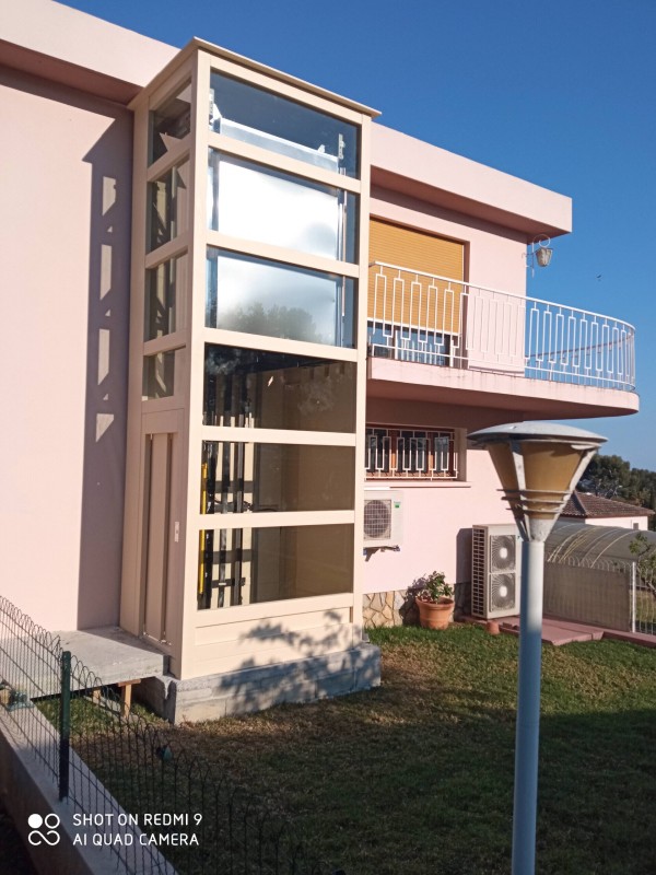 Installation d'un ascenseur privatif chez un particulier a la Seyne sur Mer près de Toulon