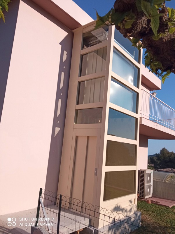 Installation d'un ascenseur privatif chez un particulier a la Seyne sur Mer près de Toulon